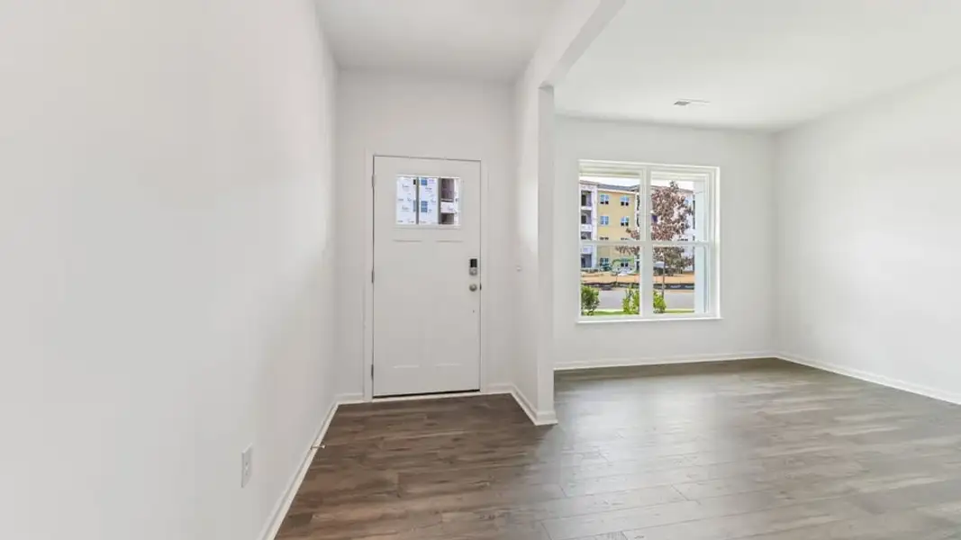 Spacious, unfurnished interior of a new home in Collins Ridge, Hillsborough (Image 16).