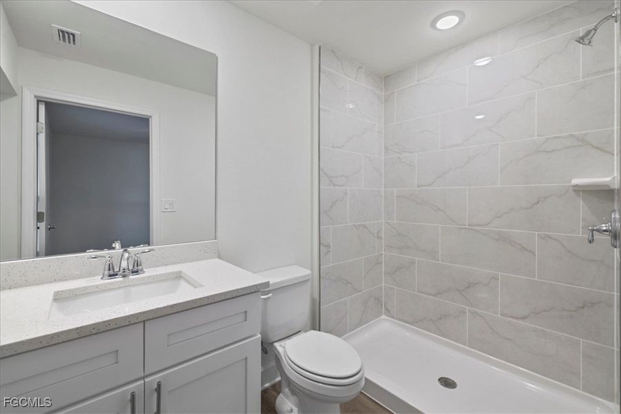 Furnished interior view inside a new home in Cape Coral, Cape Coral (Image 15).