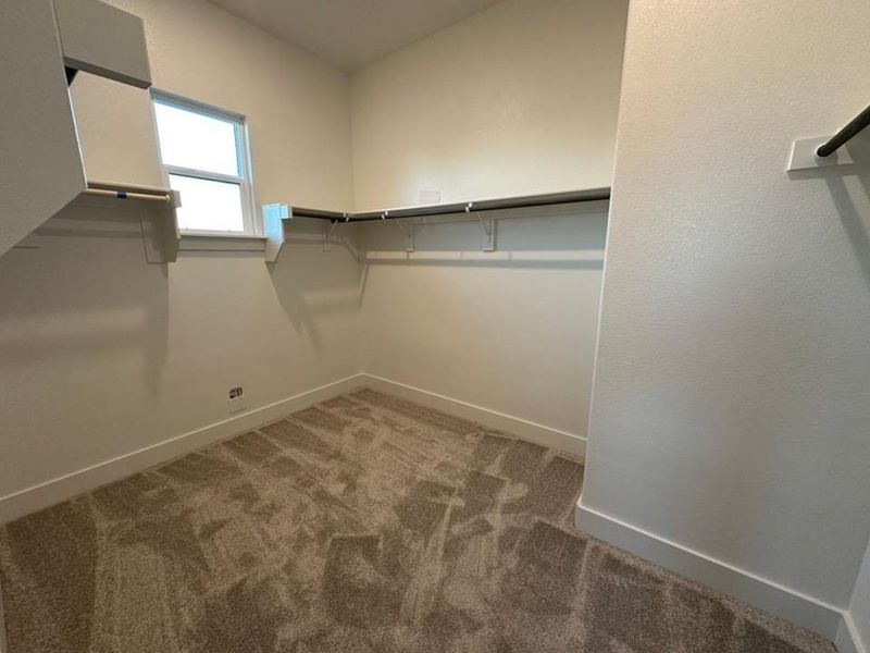 Spacious, unfurnished interior of a new home in Eagle Ridge Estates, Weatherford (Image 14).