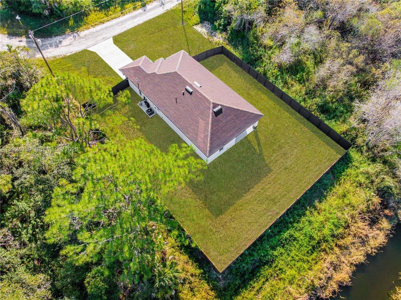 Exterior details and patio area of a home in , Lehigh Acres (Image 21).