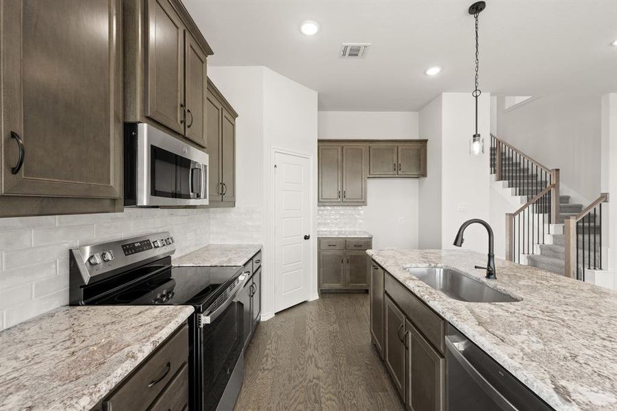 516 Waterford Park- Kitchen--3 516 Waterford Park- Kitchen--3