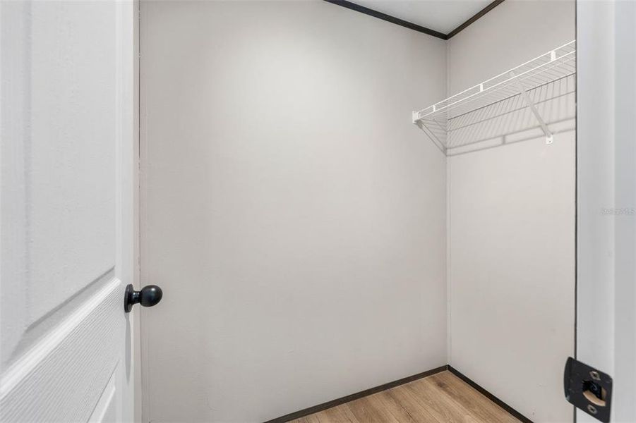 Spacious, unfurnished interior of a new home in , Dunnellon (Image 13).