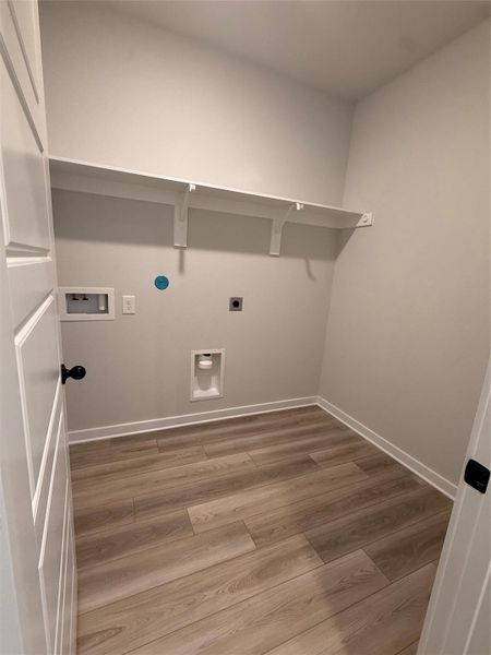Spacious, unfurnished interior of a new home in Sundance Cove, Crosby (Image 11).