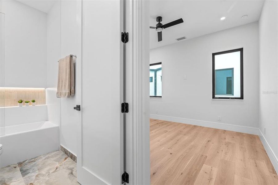 Spacious, unfurnished interior of a new home in , Sarasota (Image 21). Spacious, unfurnished interior of a new home in , Sarasota (Image 21).