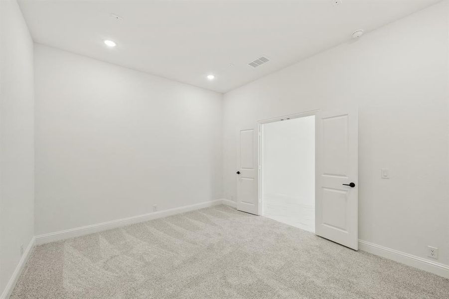 Spacious, unfurnished interior of a new home in Georgetown at Kings Fort 60s, Kaufman (Image 18). Spacious, unfurnished interior of a new home in Georgetown at Kings Fort 60s, Kaufman (Image 18).