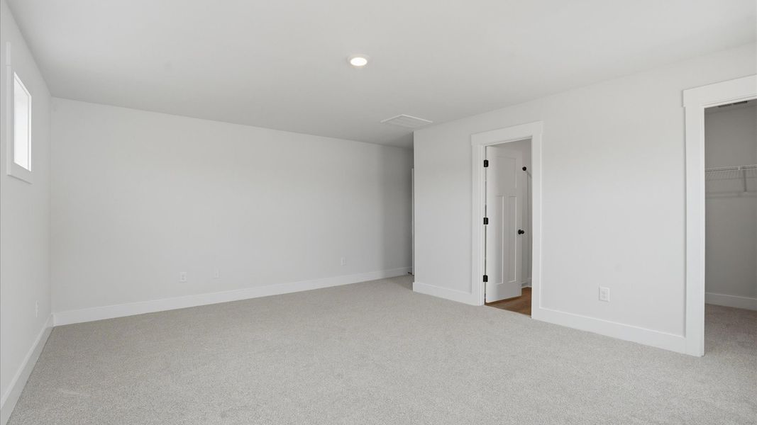 Furnished interior view inside a new home in Harrier Point, Woodruff (Image 26).
