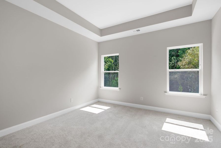 Spacious, unfurnished interior of a new home in , Asheville (Image 27).