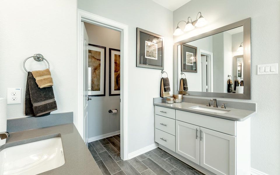 Furnished interior view inside a new home in Martha's Vineyard, Alvin (Image 34).