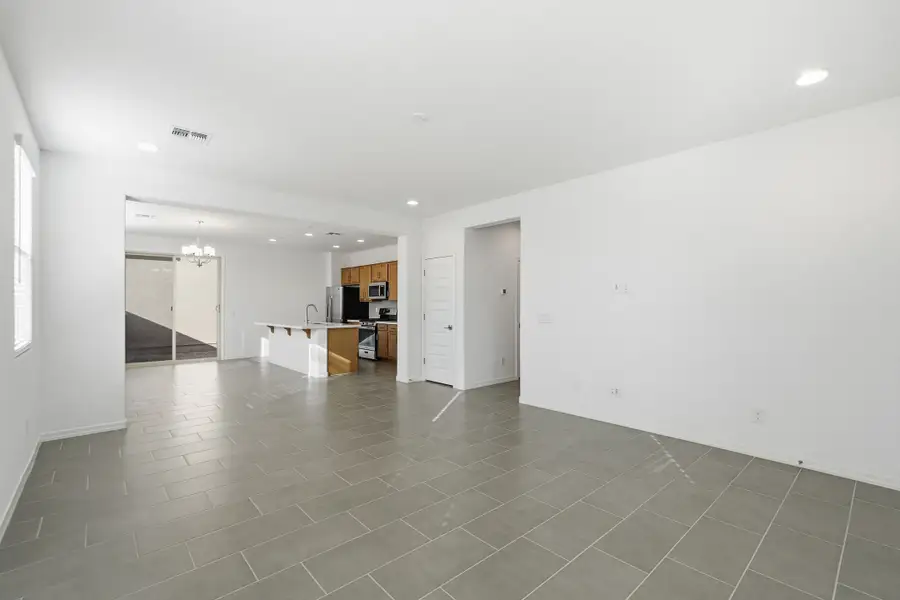 Spacious, unfurnished interior of a new home in Parkside, Avondale (Image 21).