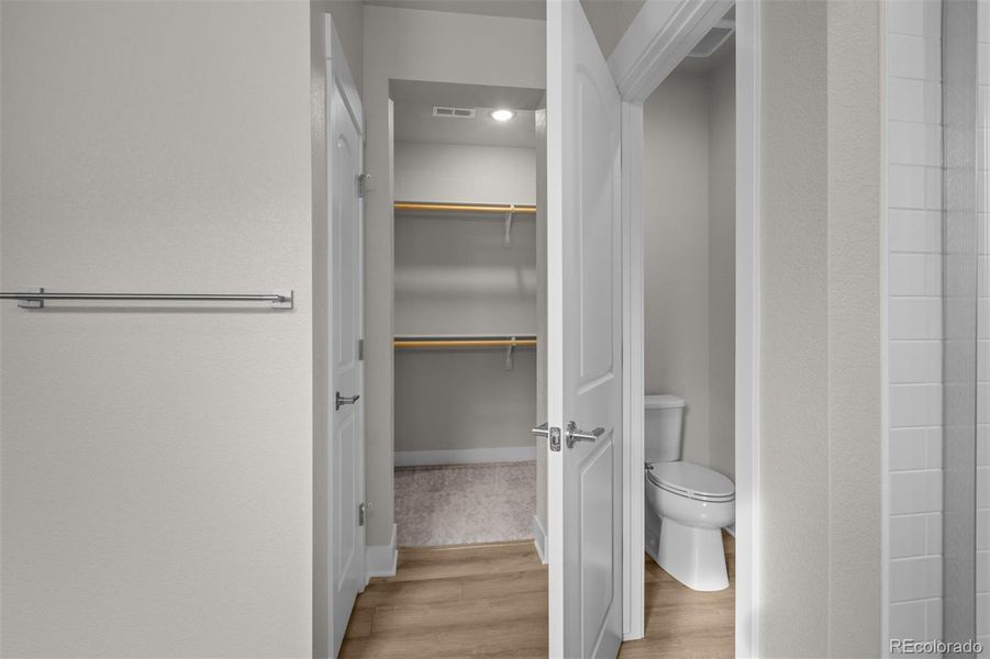 Spacious, unfurnished interior of a new home in , Aurora (Image 32).