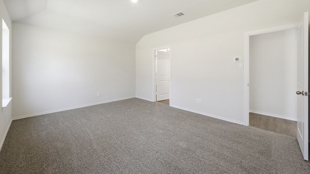 Representative unfurnished interior of a home built from the Clarke by D.R. Horton in Sweetwater Springs, Sherman (Image 18).