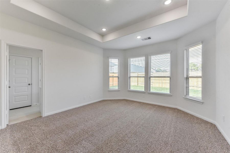 Spacious, unfurnished interior of a new home in , Houston (Image 29).