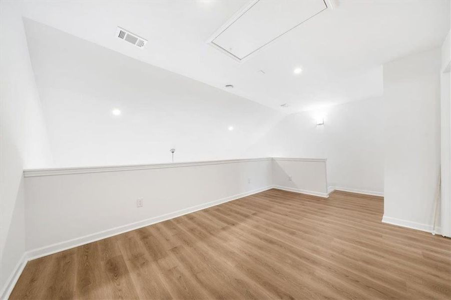 Spacious, unfurnished interior of a new home in , Union City (Image 28).