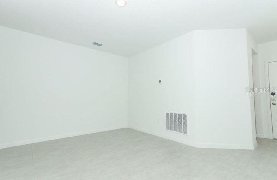 Spacious, unfurnished interior of a new home in Marion Creek, Haines City (Image 10). Spacious, unfurnished interior of a new home in Marion Creek, Haines City (Image 10).