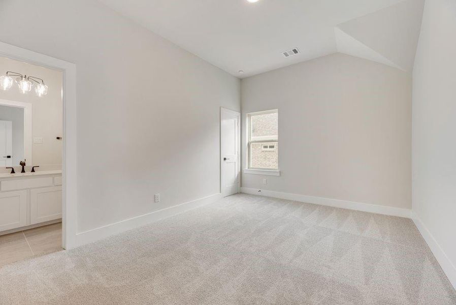 Spacious, unfurnished interior of a new home in Lake Forest, McKinney (Image 30). Spacious, unfurnished interior of a new home in Lake Forest, McKinney (Image 30).