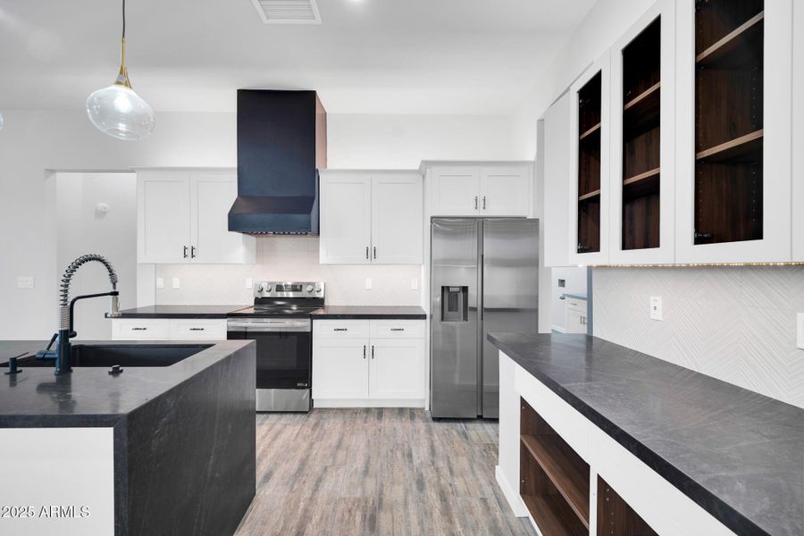 22548 W Huntington Dr-10_(2048) 22548 W Huntington Dr-10_(2048)