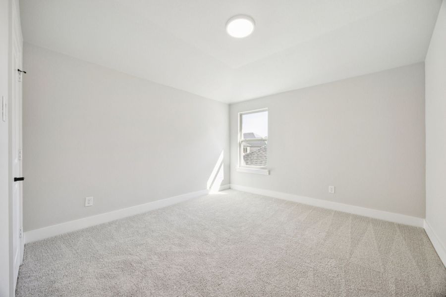 Spacious, unfurnished interior of a new home in Painted Tree Lakeside, McKinney (Image 30).