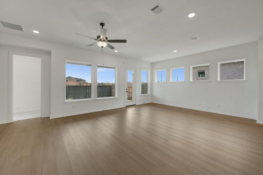 Spacious, unfurnished interior of a new home in The Grand Prairie - Retreat Collection, Hockley (Image 19).