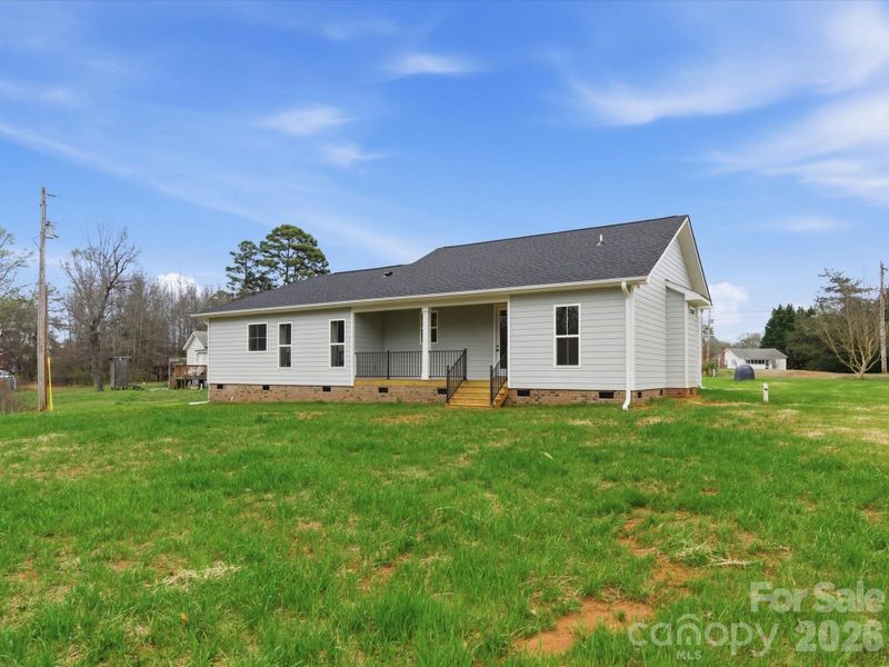 Exterior details and patio area of a home in , Bessemer City (Image 33).