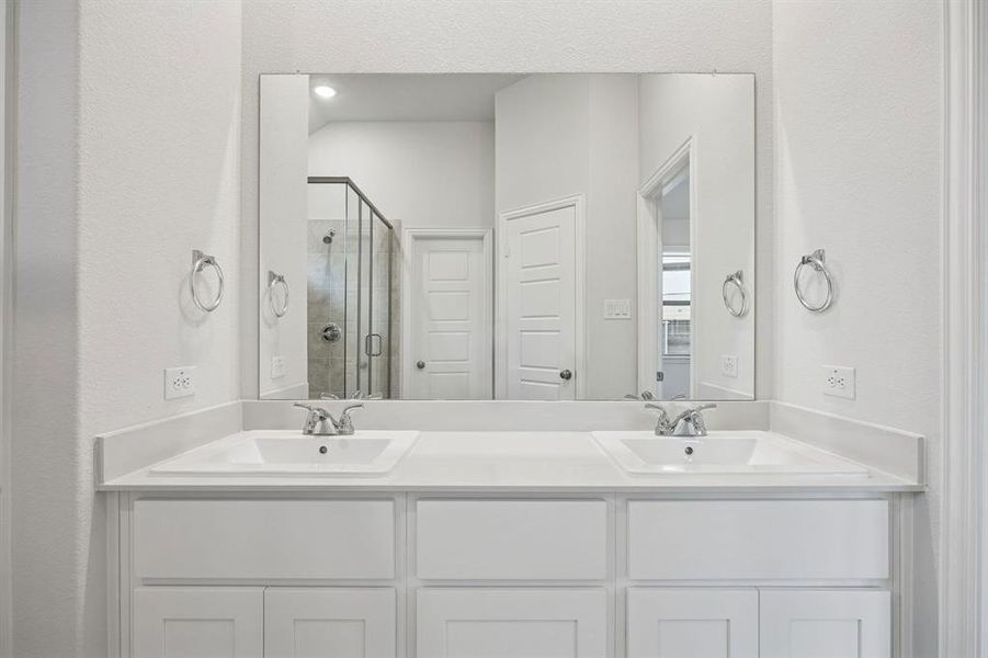 2205 Hazel Lily 2205 Hazel Lily