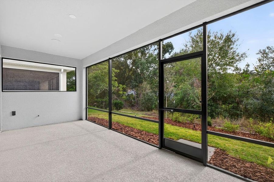 Exterior details and patio area of a home in , Mount Dora (Image 3).