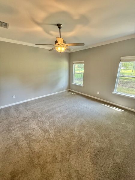 Spacious, unfurnished interior of a new home in Stone Fort Meadows, Manchester (Image 8).