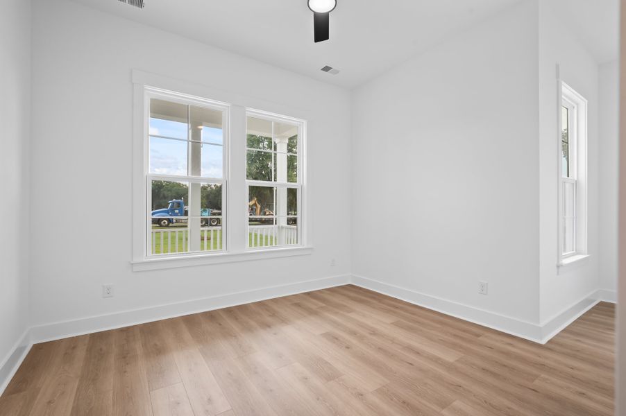 Representative unfurnished interior of a home built from the Sara by Hunter Quinn Homes in Palm Coast Homes, Palm Coast (Image 15).