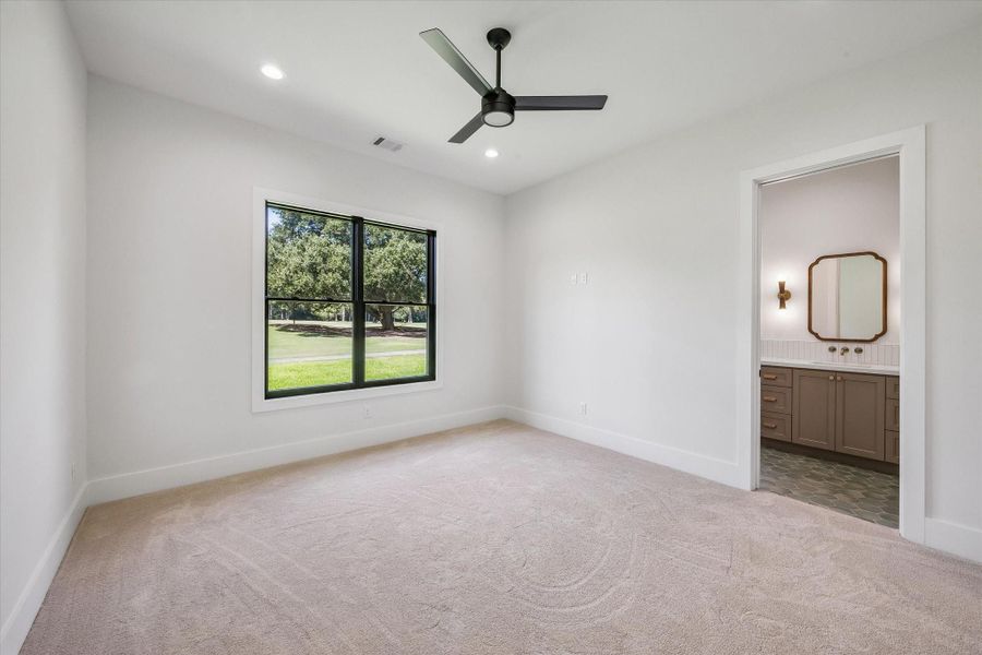 Spacious, unfurnished interior of a new home in , Houston (Image 34).