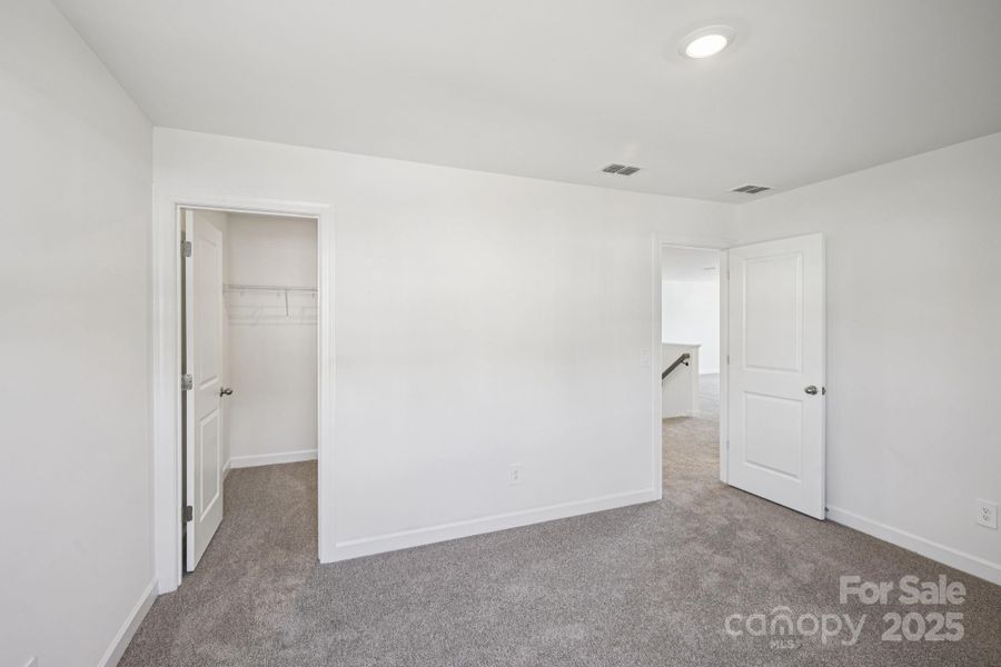 Spacious, unfurnished interior of a new home in Oxford Station, Salisbury (Image 12).