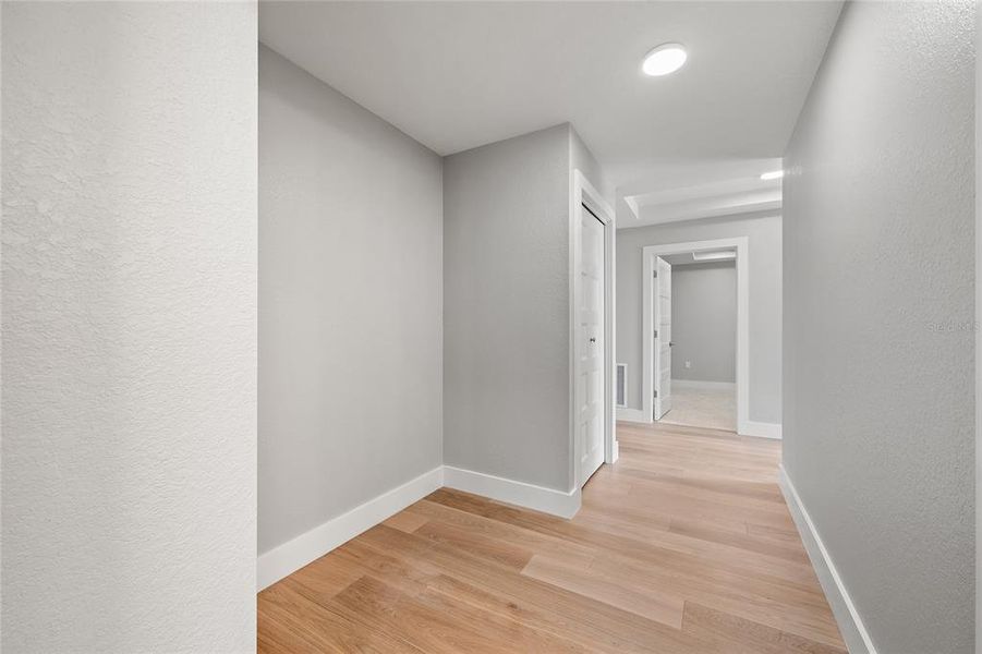 Spacious, unfurnished interior of a new home in , Madeira Beach (Image 27).