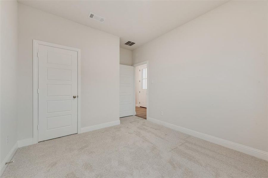 Spacious, unfurnished interior of a new home in Creekside of Crowley, Crowley (Image 30).