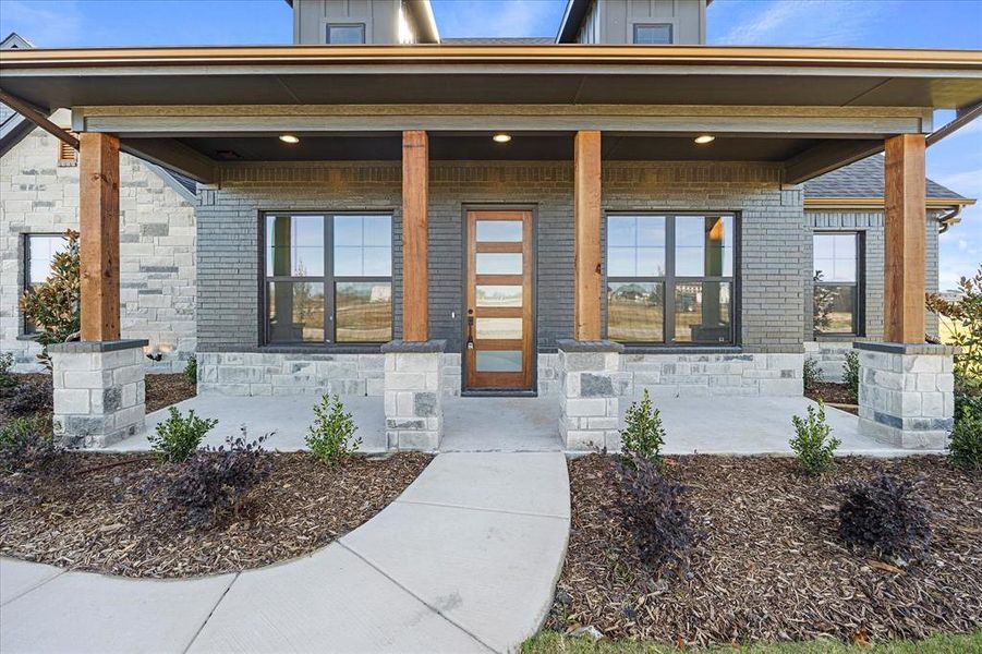 Exterior details and patio area of a home in , Caddo Mills (Image 4).
