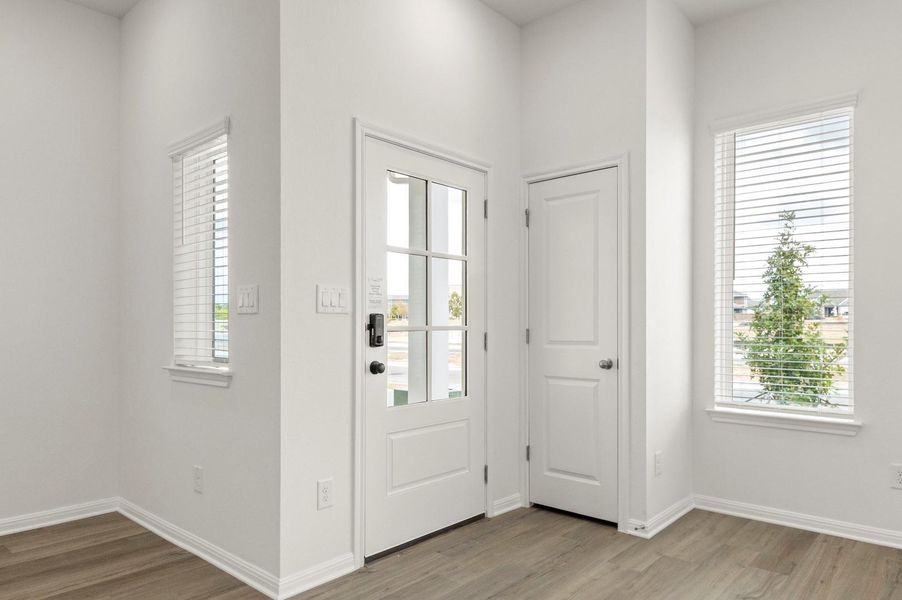 Spacious, unfurnished interior of a new home in Trace, San Marcos (Image 16).