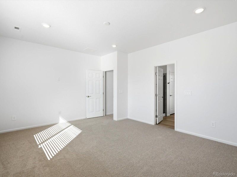 Spacious, unfurnished interior of a new home in , Windsor (Image 26).