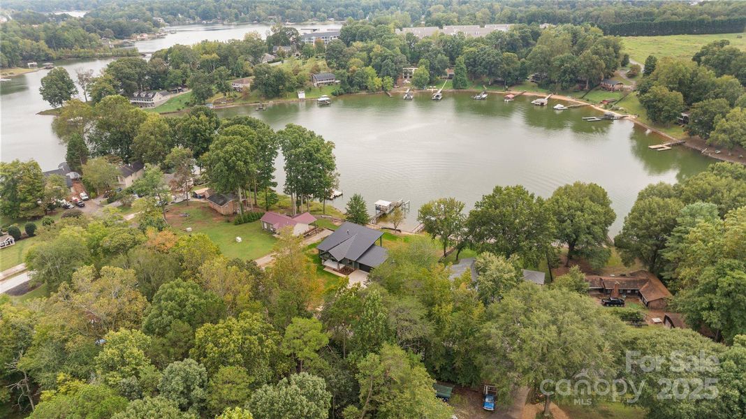 Enjoy a newly crafted home and all lake life has to offer! Enjoy a newly crafted home and all lake life has to offer!