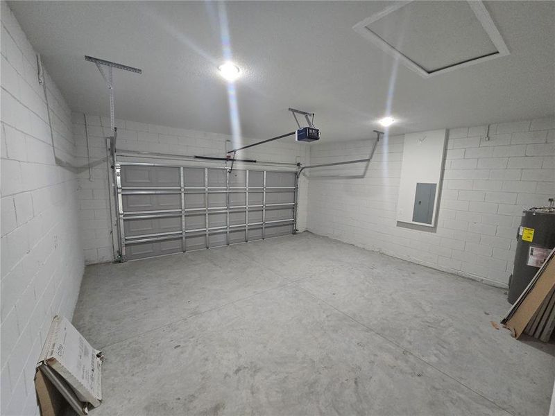 Spacious, unfurnished interior of a new home in , Ocala (Image 22).