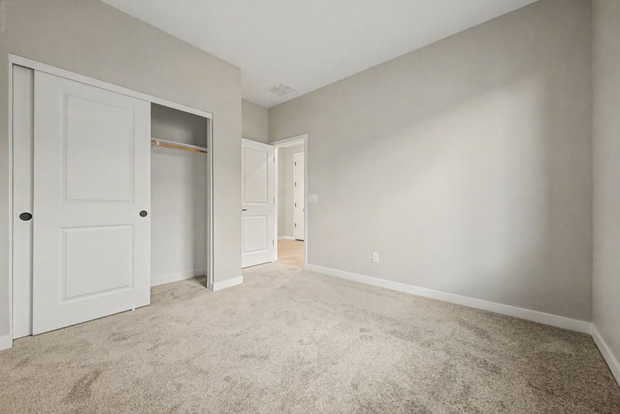Spacious, unfurnished interior of a new home in Citrus Park, Goodyear (Image 11).