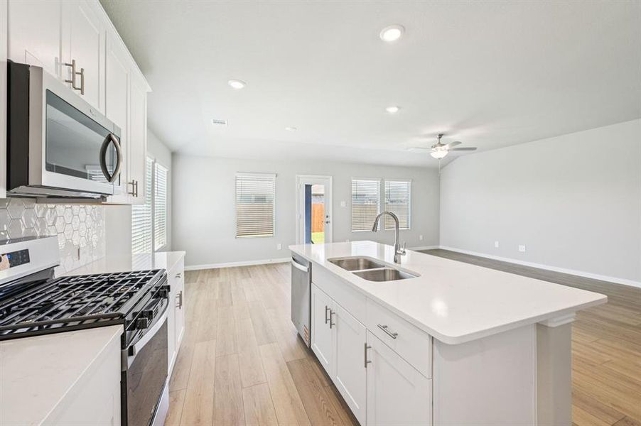 Photo is not of the actual home, but is an inspirational photo of builder’s model home and may depict options, furnishings, and/or decorator features that are not included. Photo is not of the actual home, but is an inspirational photo of builder’s model home and may depict options, furnishings, and/or decorator features that are not included.