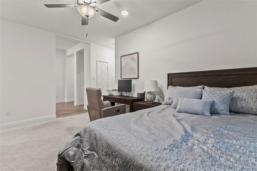 Furnished interior view inside a new home in , Melissa (Image 12).