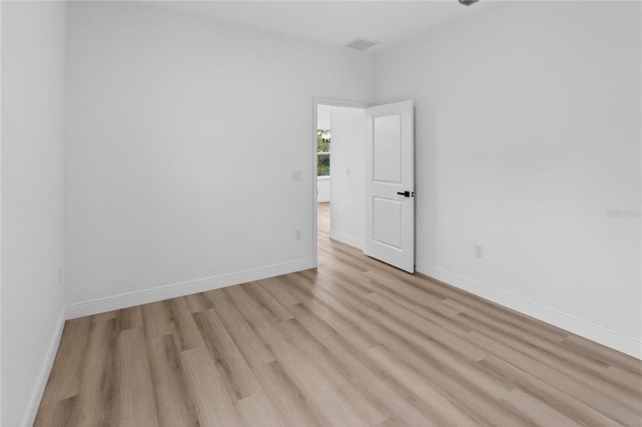 Spacious, unfurnished interior of a new home in , Ocala (Image 30).