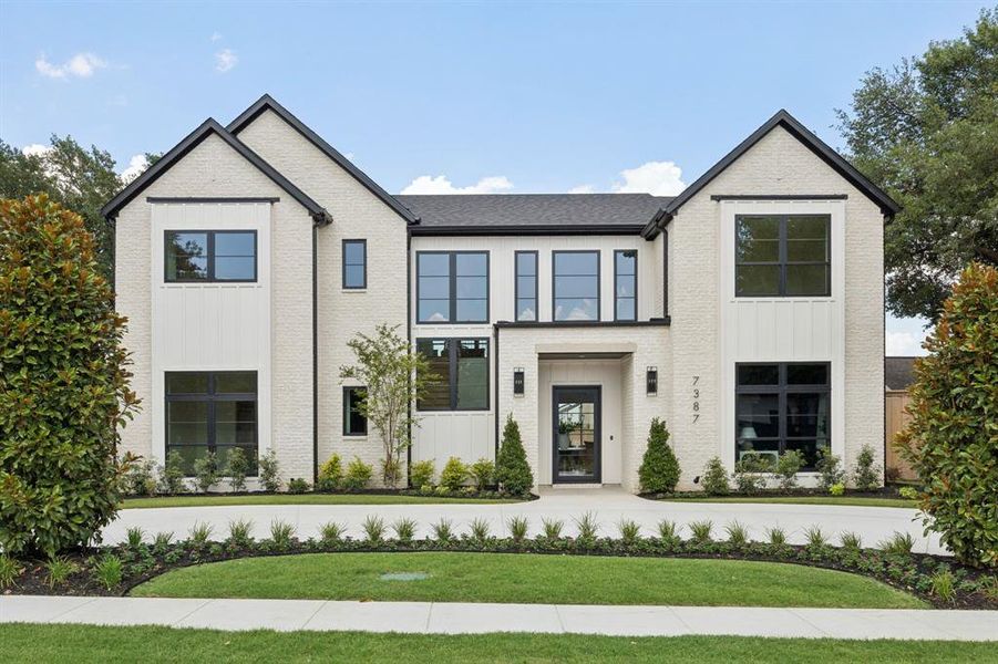 Front exterior of a new home in , Dallas, TX, highlighting curb appeal (Image 1). Front exterior of a new home in , Dallas, TX, highlighting curb appeal (Image 1).
