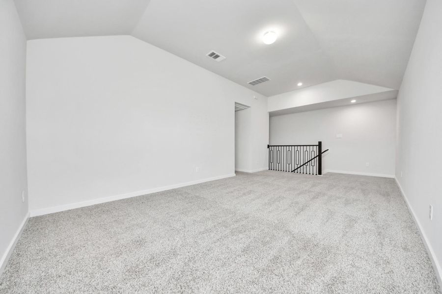 Spacious, unfurnished interior of a new home in Willow Trace, Spring (Image 34).