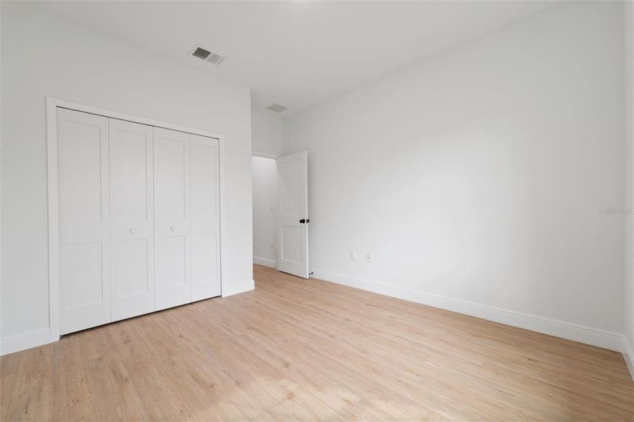 Spacious, unfurnished interior of a new home in , Ocala (Image 14).