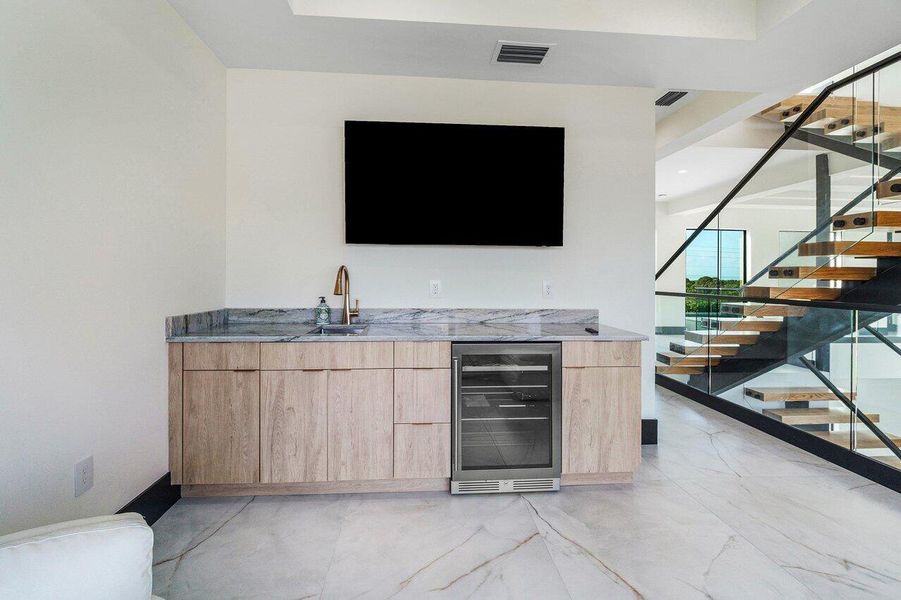 Furnished interior view inside a new home in , Juno Beach (Image 71).