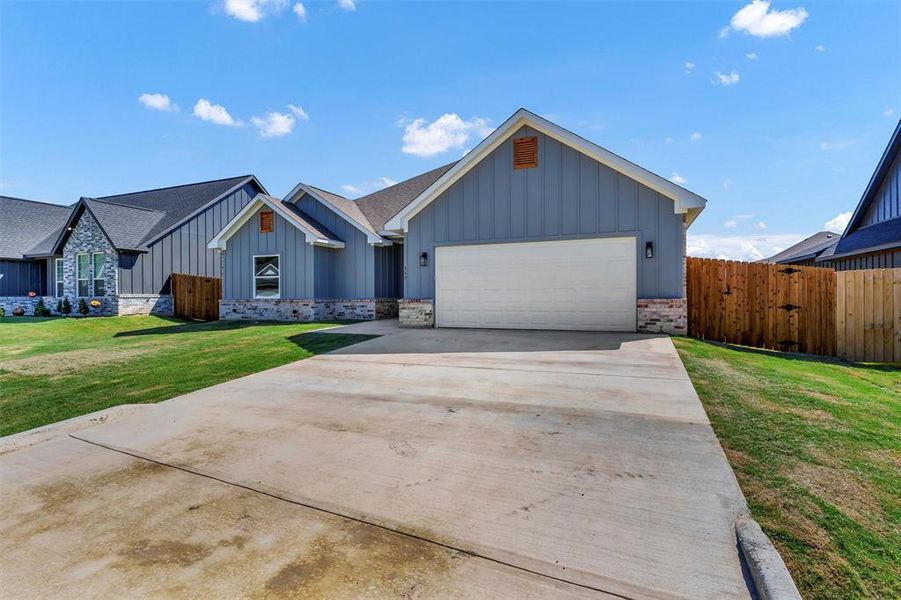 Exterior details and patio area of a home in , Mabank (Image 18). Exterior details and patio area of a home in , Mabank (Image 18).