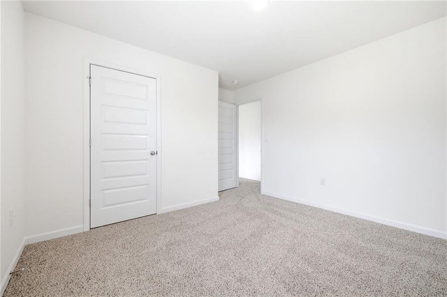 Spacious, unfurnished interior of a new home in Twin Lakes, Hoschton (Image 32).