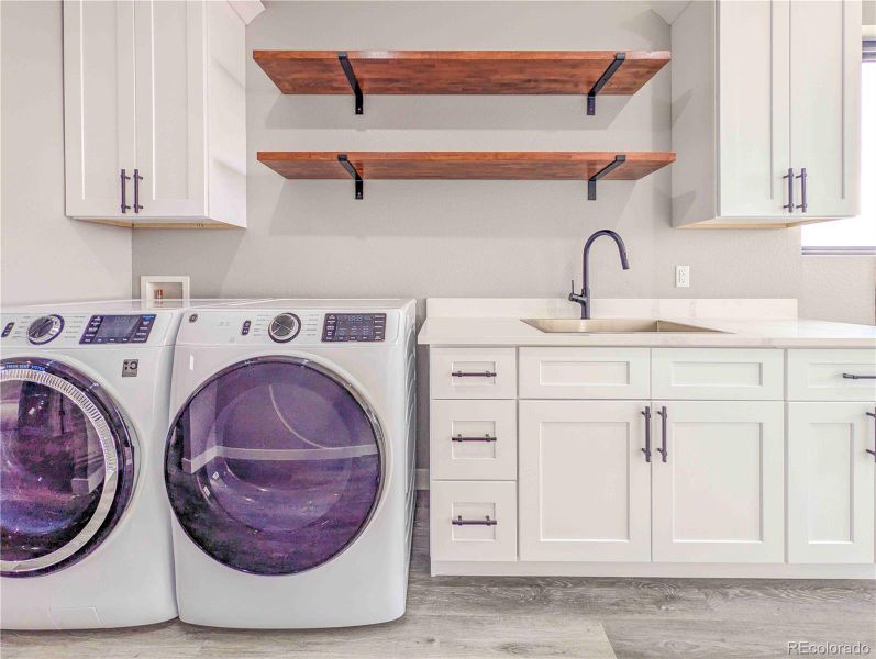 Close-up of interior finishes inside a home in , Strasburg (Image 15).