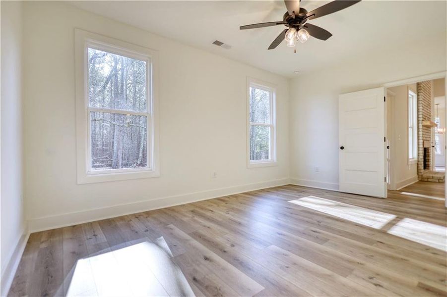 Spacious, unfurnished interior of a new home in , Mansfield (Image 47).