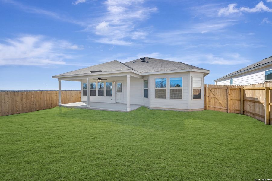 Exterior details and patio area of a home in Greenspoint Heights, Seguin (Image 4).