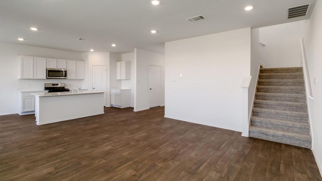 Spacious, unfurnished interior of a new home in Marigold, Kyle (Image 10).